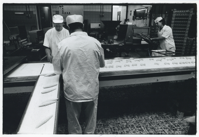 405568 Interieur van de fabriek van Do Schat-Hus bakkerijen BV (Arkansasdreef 34) te Utrecht.